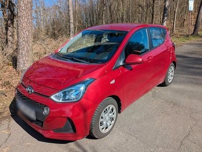 Gebraucht Hyundai i10 Trend 87 PS (63 kW) 2017 Rot Kleinwagen