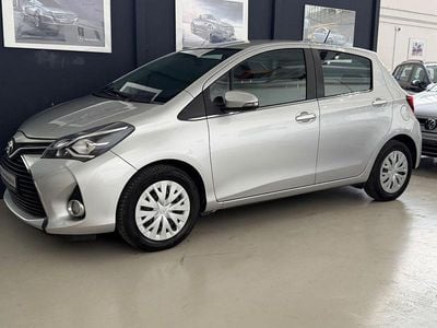 Usata Toyota Yaris 69 CV (50 kW) 2014 Argento Utilitaria