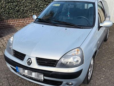 Gebraucht Renault Clio II 90 PS (66 kW) 2004 Silber Kleinwagen