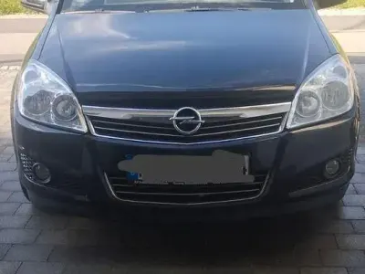 Gebraucht Opel Astra Selection 116 PS (85 kW) 2009 Schwarz Kombi