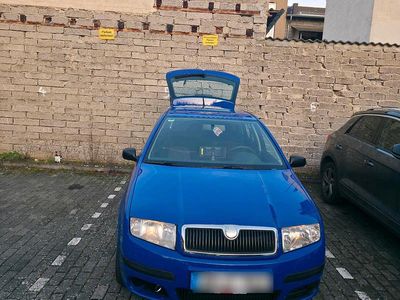 Blau Gebraucht 2006 Skoda Fabia Kleinwagen | 2.300 € (Etwas zu teuer)