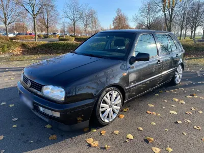 Brugt VW Golf III 90 HK (66 kW) 1996 Sort Sedan