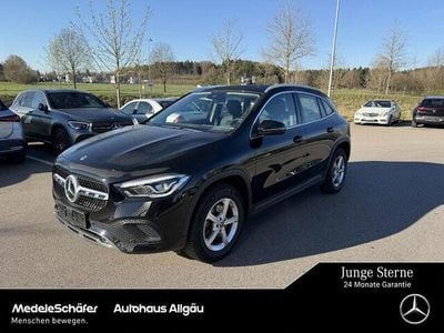 Gebraucht Mercedes GLA200 Progressive 163 PS (119 kW) 2022 Lack kosmosschwarz (metallic) SUV