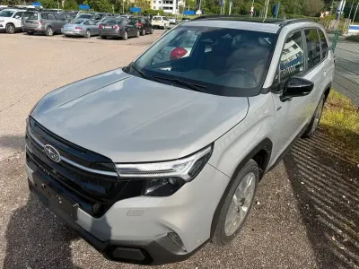 Neu Subaru Forester Premium 136 PS (100 kW) 2025 Crystal white SUV