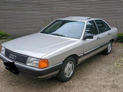 Second-hand Audi 100 115 CP (84 kW) 1986 Argintiu Berlinǎ