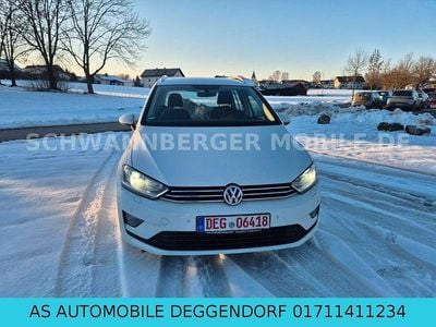 Weiß Gebraucht 2017 VW Golf Sportsvan Van / Kleinbus | 14.900 € (Fairer Preis)