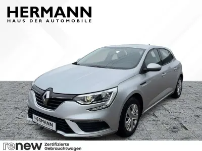 Używany Renault Mégane Life 116 KM (85 kW) 2018 Szary Sedan/Limuzyna