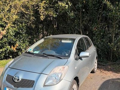 Gebraucht Toyota Yaris 69 PS (50 kW) 2006 Blau Kleinwagen