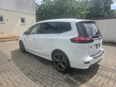 Gebraucht Opel Zafira OPC 165 PS (121 kW) 2014 Weiß Van / Kleinbus