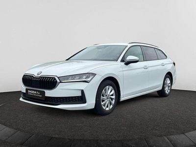 Używany Skoda Superb Essence 150 KM (110 kW) 2025 Biały Kombi