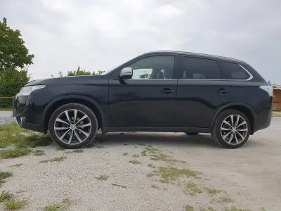 Gebraucht Mitsubishi Outlander Diamant Edition 150 PS (110 kW) 2015 Schwarz SUV