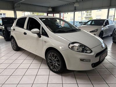 Gebraucht Fiat Punto Mystyle 69 PS (50 kW) 2016 Bianco divino/zenit/ghiaccio/g Kleinwagen