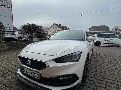 Gebraucht Seat Leon 110 PS (80 kW) 2022 Weiß Limousine