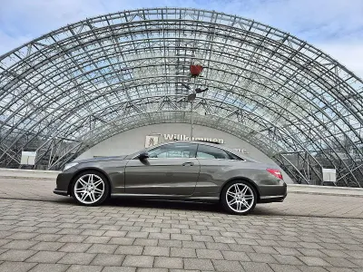 Gebraucht Mercedes E200 AMG 184 PS (135 kW) 2012 Beige Coupé