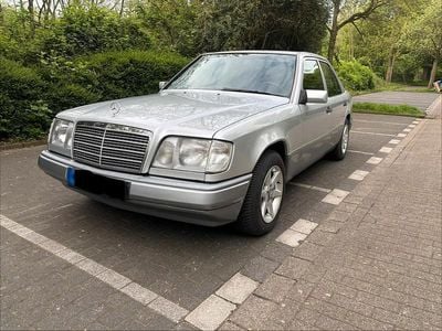 Usata Mercedes E220 150 CV (110 kW) 1995 Berlina