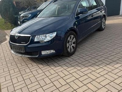 Gebraucht Skoda Superb GreenLine 105 PS (77 kW) 2012 Blau Kombi