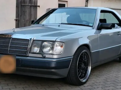 Gebraucht Mercedes E230 132 PS (97 kW) 1988 Silber Coupé