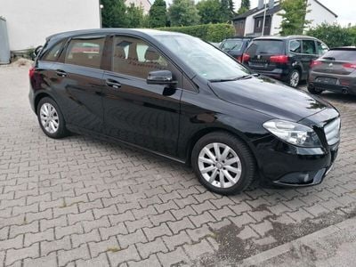 Mercedes B200