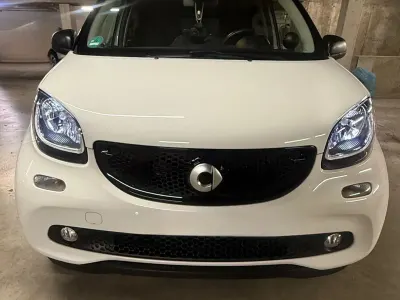 Używany Smart ForFour Brabus 71 KM (52 kW) 2019 Biały Hatchback