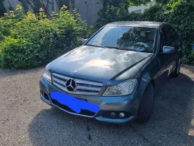 Gebraucht Mercedes C180 156 PS (114 kW) 2012 Andere farben Limousine