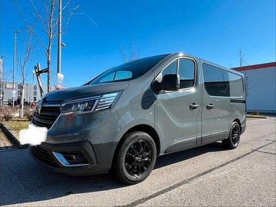 Gebraucht Renault Trafic 150 PS (110 kW) 2022 Grau Van / Kleinbus