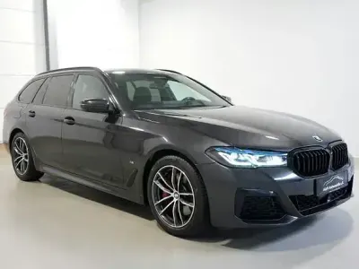 Gebraucht BMW 520 M Sport 190 PS (139 kW) 2023 Grau Limousine