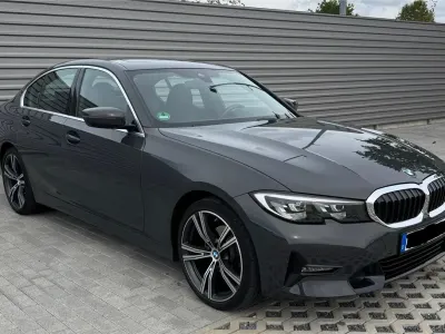 Gebraucht BMW 320 Sport Line 190 PS (139 kW) 2019 Grau Limousine