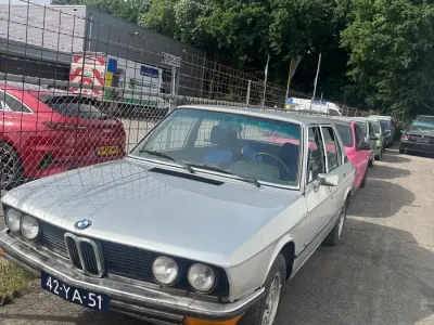 Gebraucht BMW 520 Basis 100 PS (73 kW) 1976 Silber Limousine