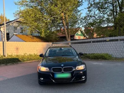 Gebraucht BMW 318 143 PS (105 kW) 2012 Schwarz Kombi