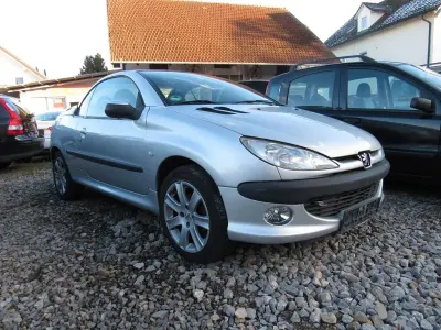 Gebraucht Peugeot 206 CC 109 PS (80 kW) 2002 Grau Cabrio