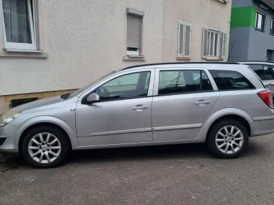 Gebraucht Opel Astra 116 PS (85 kW) 2008 Grau Kombi