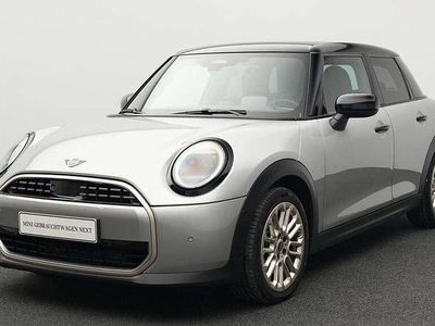 Używany Mini Cooper Favoured 156 KM (114 kW) 2024 Szary Hatchback