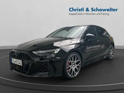 Gebraucht Audi RS3 Sportback Ambiente 400 PS (294 kW) 2025 Mythosschwarz metallic Kleinwagen