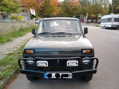 Grün Gebraucht 1981 Lada niva SUV | 22.999 €