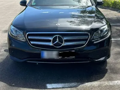 Gebraucht Mercedes E220 194 PS (142 kW) 2017 Schwarz Kombi