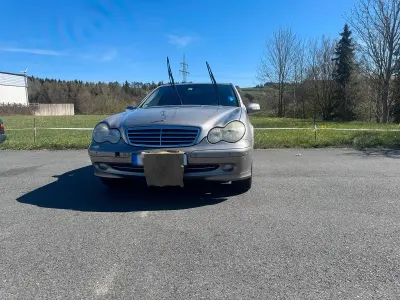 Gebraucht Mercedes C180 143 PS (105 kW) 2003 Gold Kombi