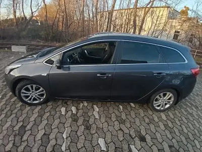 Gebraucht Kia Ceed Sportswagon Vision 128 PS (94 kW) 2015 Grau Kombi