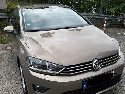 Gebraucht VW Golf Sportsvan Comfortline 110 PS (80 kW) 2014 Gold Van / Kleinbus