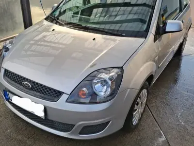 Gebraucht Ford Fiesta Style 60 PS (44 kW) 2008 Silber Kleinwagen