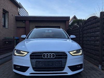 Weiß Gebraucht 2014 Audi A4 Attraction Kombi | 11.000 € (Fairer Preis)