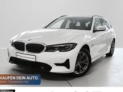Gebraucht BMW 320e Sport Line 204 PS (150 kW) 2022 Weiß Kombi