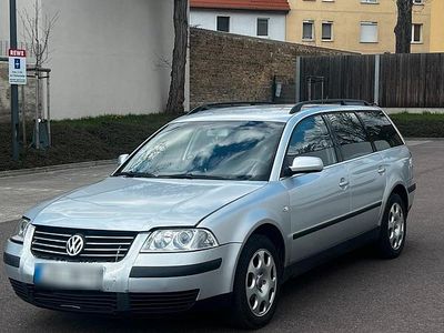 Gebraucht VW Passat 136 PS (100 kW) 2003 Weiß Kombi