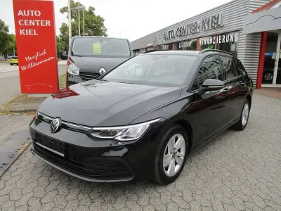Gebraucht VW Golf VIII Life 116 PS (85 kW) 2023 Schwarz Kombi