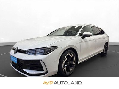 Gebraucht VW Passat R-line 150 PS (110 kW) 2025 Oryxweiß perlmutteffekt Kombi