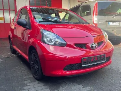 Gebraucht Toyota Aygo 68 PS (50 kW) 2007 Rot Kleinwagen