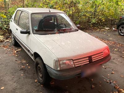 Gebraucht Peugeot 205 60 PS (44 kW) 1991 Weiß Kleinwagen