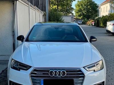 Weiß Gebraucht 2015 Audi A4 Ambiente Limousine | 18.400 € (Fairer Preis)