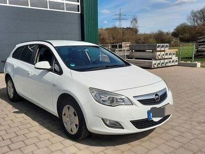 Gebraucht Opel Astra 165 PS (121 kW) 2012 Weiß Kombi