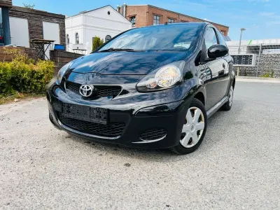 Gebraucht Toyota Aygo Basis 68 PS (50 kW) 2009 Schwarz Kleinwagen