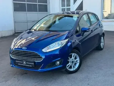 Gebraucht Ford Fiesta Trend 101 PS (74 kW) 2016 Blau Kleinwagen